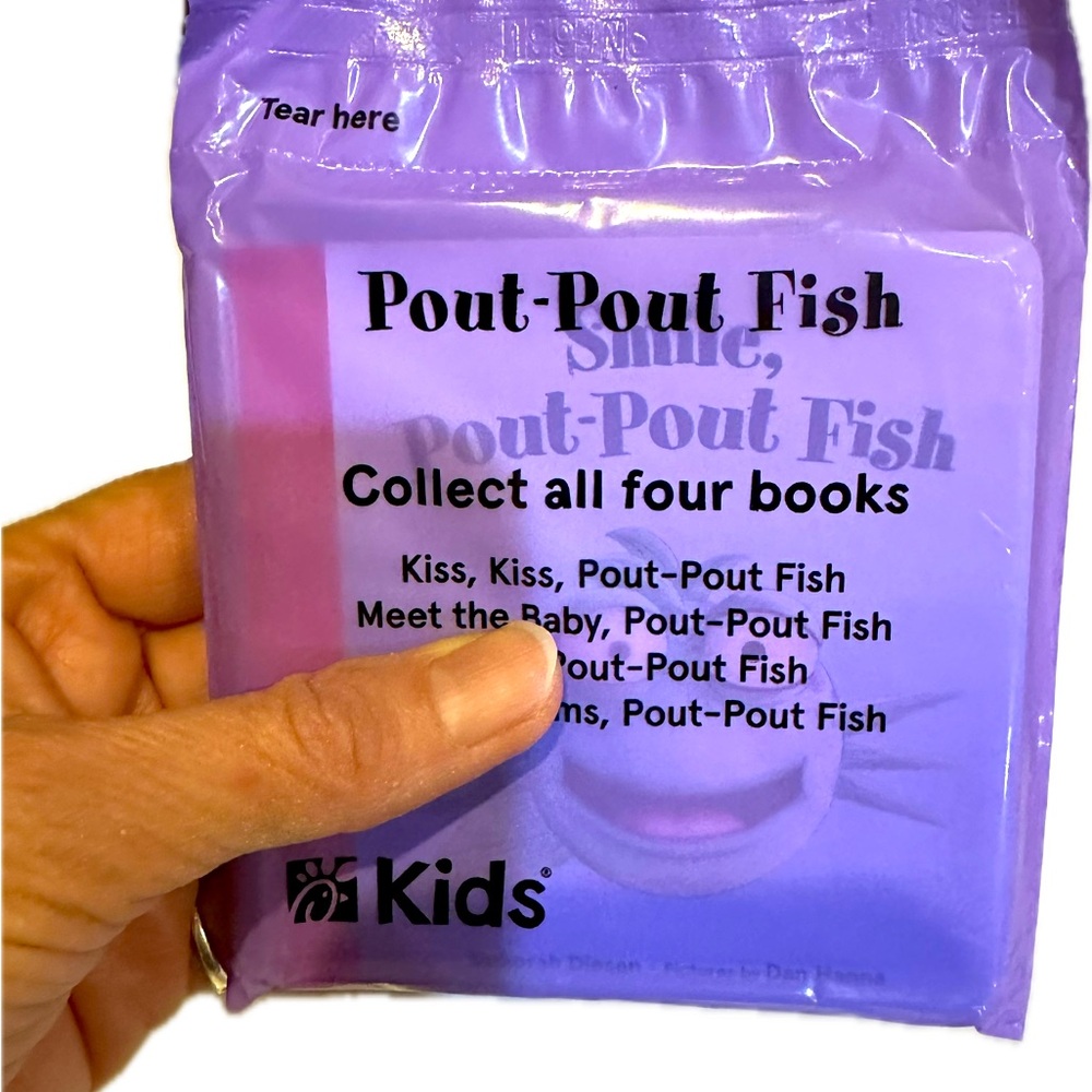 2025 SMILE POUT POUT FISH MINI BOOK CHICK-FIL-A KIDS MEAL TOY 4” BOARD PREMIUM